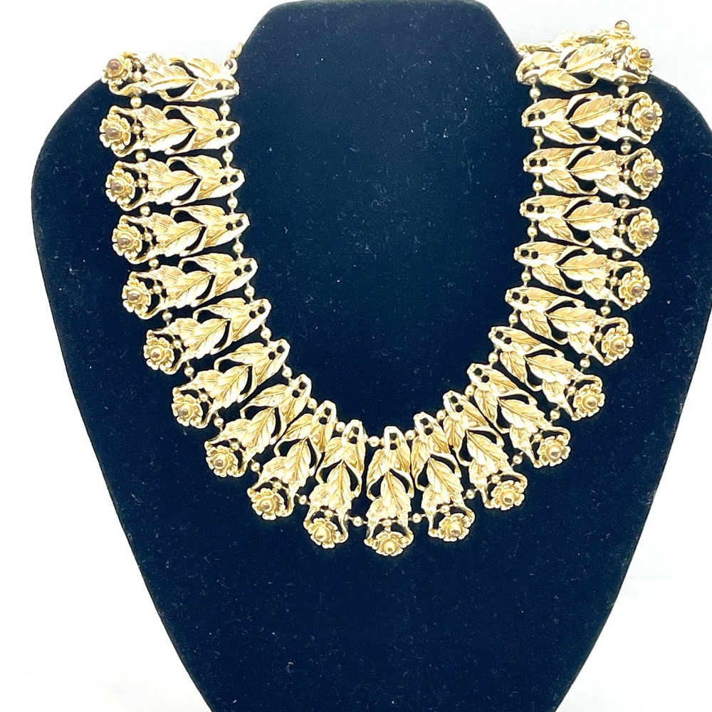 Vintage Floral BSK Collar Necklace